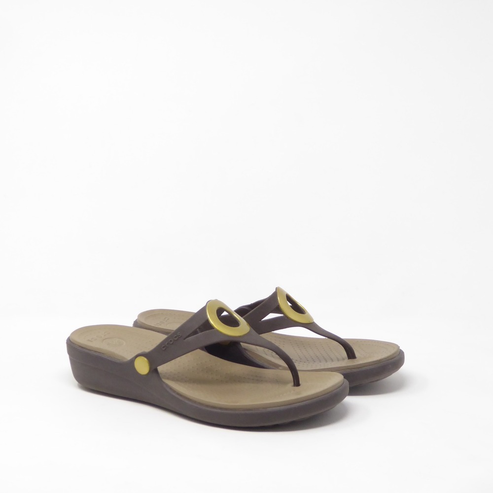 Crocs Womens Sanrah Beveled Circle Sandals Brown Gold Wedge Flip Flops 8